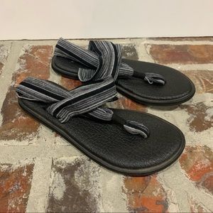 Sanuk Women’s Shoes Yoga Sling 2 Sandals Size 6 Grey and White Stripe
